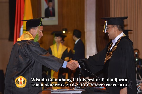 wisuda-unpad-gel-ii-ta-2013_2014-fakultas-kedokteran-oleh-rektor-314