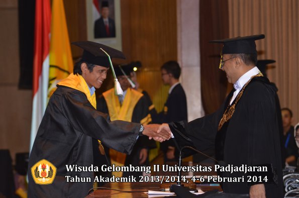 wisuda-unpad-gel-ii-ta-2013_2014-fakultas-pertanian-oleh-rektor-004