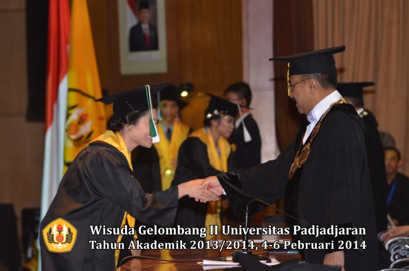 wisuda-unpad-gel-ii-ta-2013_2014-fakultas-pertanian-oleh-rektor-036