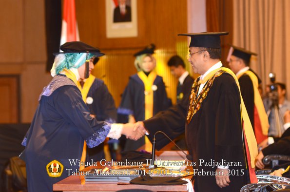 Wisuda Unpad Gel II TA 2014_2015 Program Pasca oleh Rektor 005