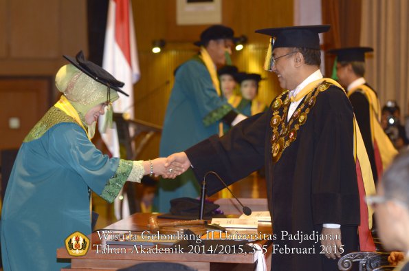 Wisuda Unpad Gel II TA 2014_2015  Fakultas Kedokteran oleh Rektor 002