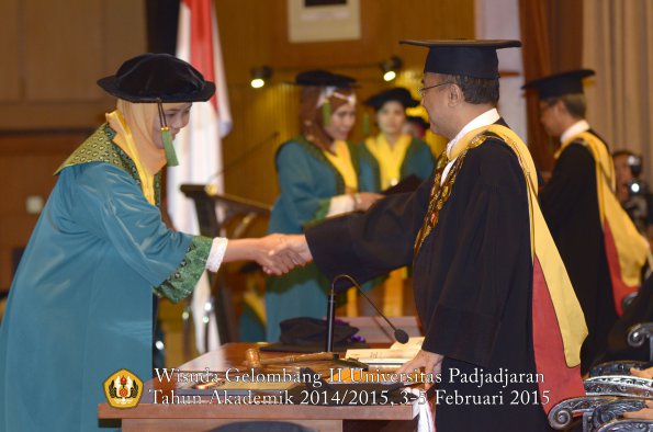 Wisuda Unpad Gel II TA 2014_2015  Fakultas Kedokteran oleh Rektor 013
