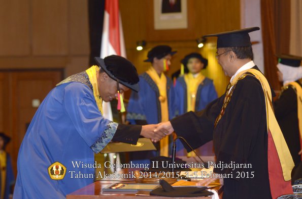Wisuda Unpad Gel II TA 2014_2015 Fakultas Mipa oleh Rektor 045