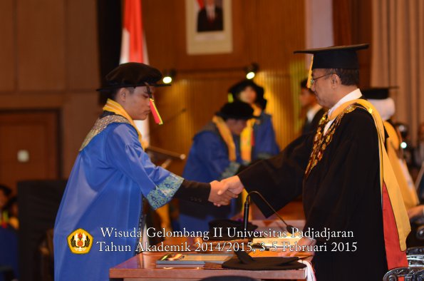 Wisuda Unpad Gel II TA 2014_2015 Fakultas Mipa oleh Rektor 047