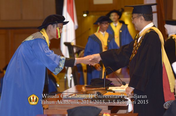 Wisuda Unpad Gel II TA 2014_2015 Fakultas Mipa oleh Rektor 050