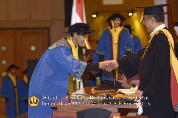 Wisuda Unpad Gel II TA 2014_2015 Fakultas Mipa oleh Rektor 054