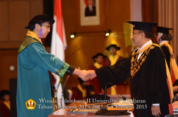 Wisuda Unpad Gel II TA 2014_2015  Fakultas Psikologi oleh Rektor 012