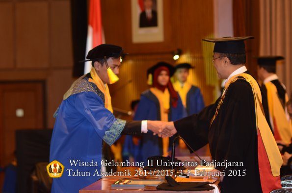 Wisuda Unpad Gel II TA 2014_2015  Fakultas Ilmu Komunikasi oleh Rektor 016