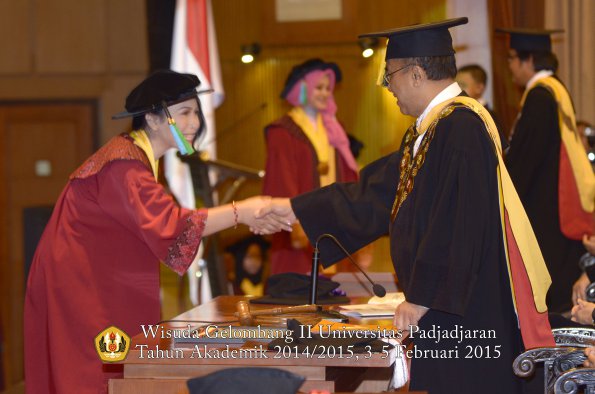 Wisuda Unpad Gel II TA 2014_2015  Fakultas PIK oleh Rektor 006