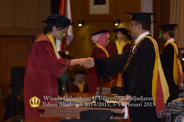 Wisuda Unpad Gel II TA 2014_2015 Fakultas Kedokteran oleh Rektor 055
