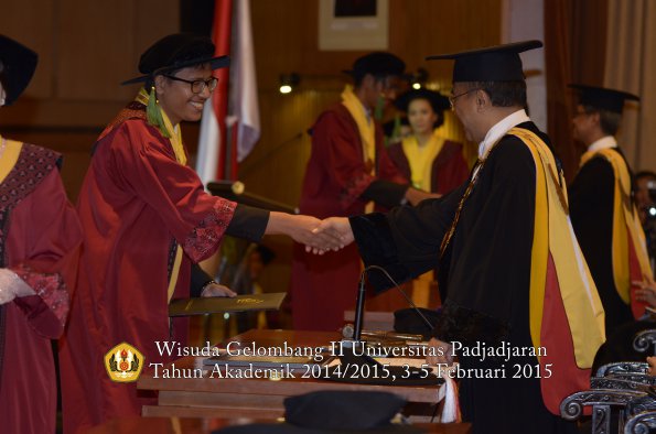Wisuda Unpad Gel II TA 2014_2015 Fakultas Kedokteran oleh Rektor 092