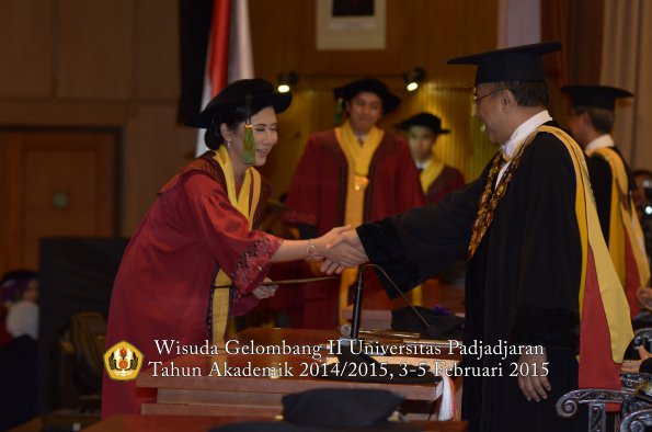 Wisuda Unpad Gel II TA 2014_2015 Fakultas Kedokteran oleh Rektor 104