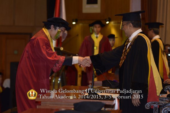 Wisuda Unpad Gel II TA 2014_2015 Fakultas Kedokteran oleh Rektor 105