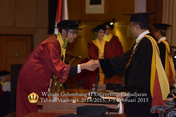 Wisuda Unpad Gel II TA 2014_2015 Fakultas Kedokteran oleh Rektor 114