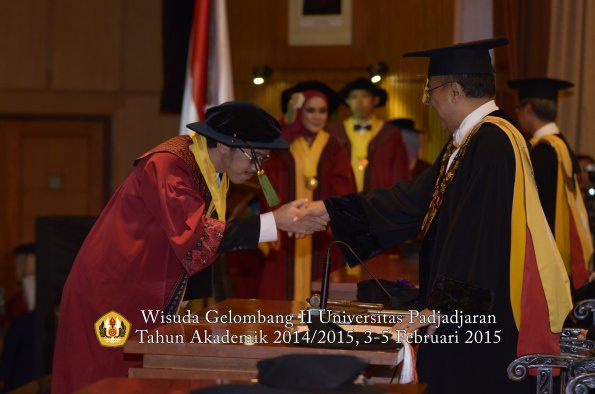 Wisuda Unpad Gel II TA 2014_2015 Fakultas Kedokteran oleh Rektor 123
