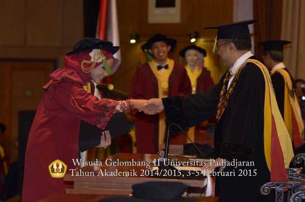 Wisuda Unpad Gel II TA 2014_2015 Fakultas Kedokteran oleh Rektor 124