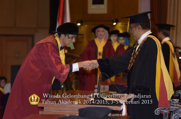 Wisuda Unpad Gel II TA 2014_2015 Fakultas Kedokteran oleh Rektor 125