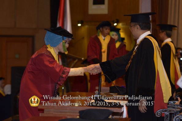 Wisuda Unpad Gel II TA 2014_2015 Fakultas Kedokteran oleh Rektor 128