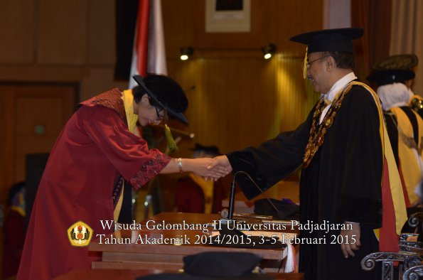 Wisuda Unpad Gel II TA 2014_2015 Fakultas Kedokteran oleh Rektor 138