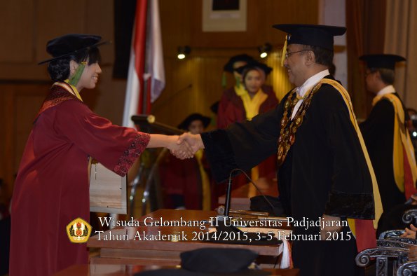 Wisuda Unpad Gel II TA 2014_2015 Fakultas Kedokteran oleh Rektor 139