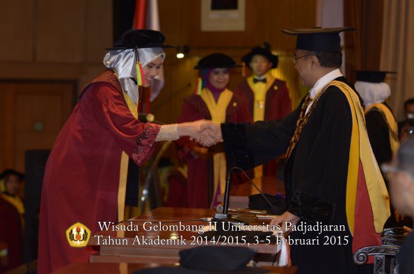 Wisuda Unpad Gel II TA 2014_2015 Fakultas Mipa oleh Rektor 012