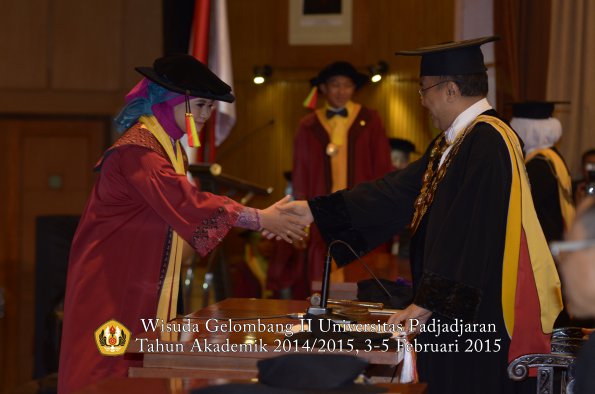 Wisuda Unpad Gel II TA 2014_2015 Fakultas Mipa oleh Rektor 013