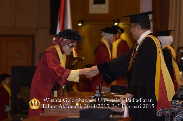 Wisuda Unpad Gel II TA 2014_2015 Fakultas Mipa oleh Rektor 019