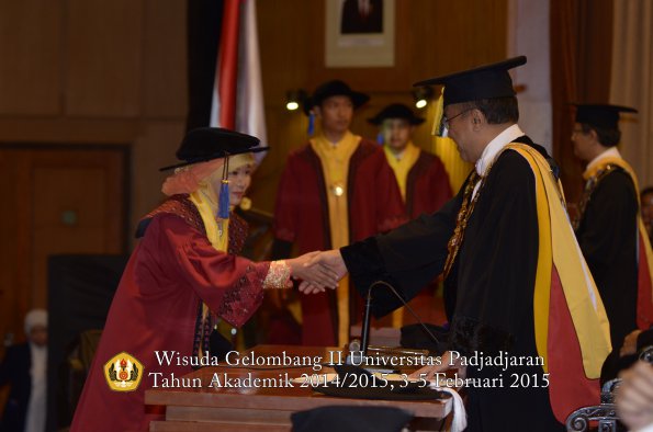 Wisuda Unpad Gel II TA 2014_2015 Fakultas ISIP oleh Rektor 024