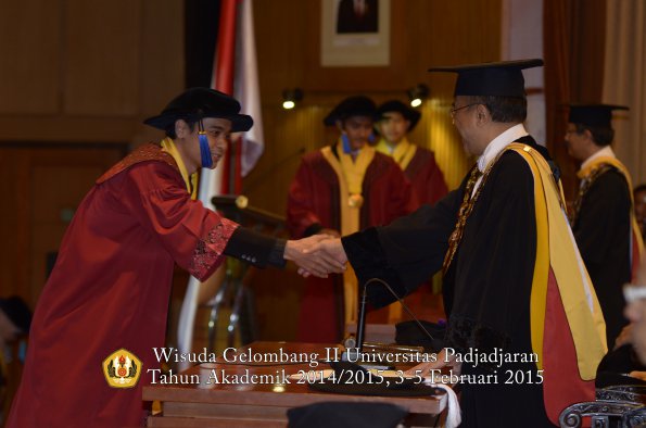 Wisuda Unpad Gel II TA 2014_2015 Fakultas ISIP oleh Rektor 033