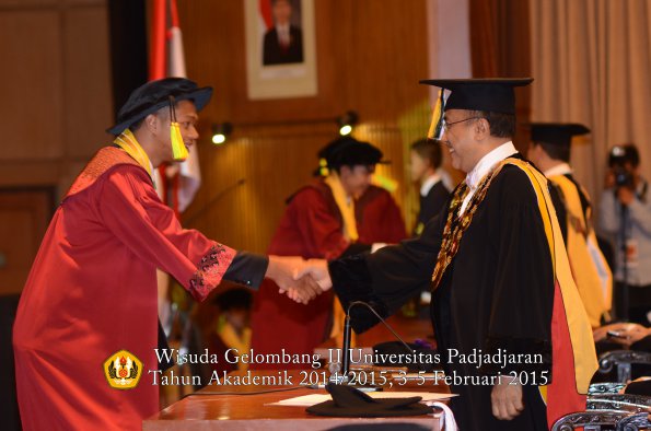 Wisuda Unpad Gel II TA 2014_2015  Fakultas Ilmu Komunikasi oleh Rektor 010