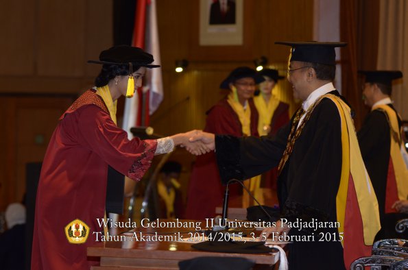 Wisuda Unpad Gel II TA 2014_2015  Fakultas Ilmu Komunikasi oleh Rektor 013