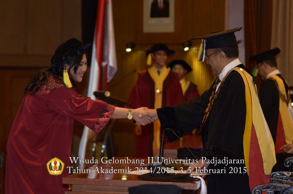 Wisuda Unpad Gel II TA 2014_2015  Fakultas Ilmu Komunikasi oleh Rektor 019