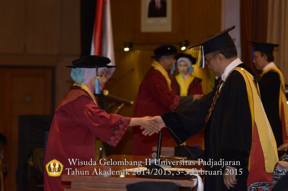 Wisuda Unpad Gel II TA 2014_2015  Fakultas Keperawatan oleh Rektor 005