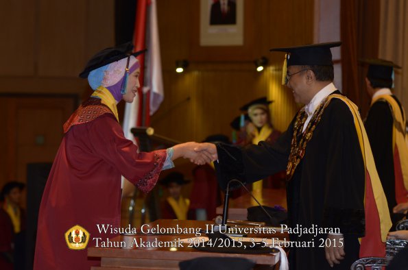 Wisuda Unpad Gel II TA 2014_2015  Fakultas Keperawatan oleh Rektor 007