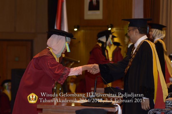 Wisuda Unpad Gel II TA 2014_2015  Fakultas Farmasi oleh Rektor 001