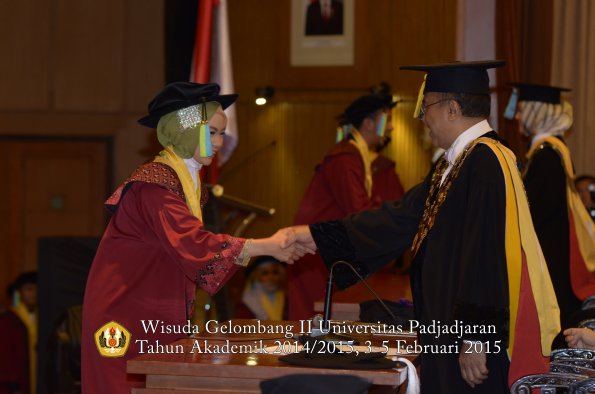 Wisuda Unpad Gel II TA 2014_2015  Fakultas Farmasi oleh Rektor 009