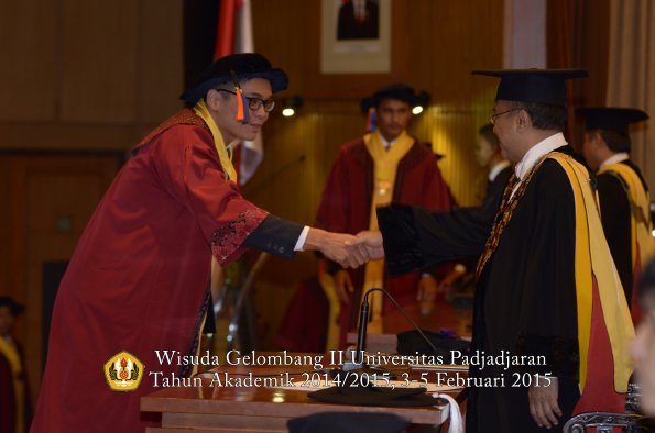 Wisuda Unpad Gel II TA 2014_2015  Fakultas Teknik Geologi oleh Rektor 001