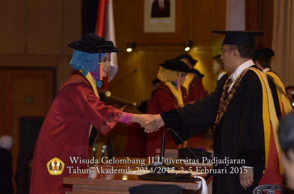 Wisuda Unpad Gel II TA 2014_2015  Fakultas Teknik Geologi oleh Rektor 007