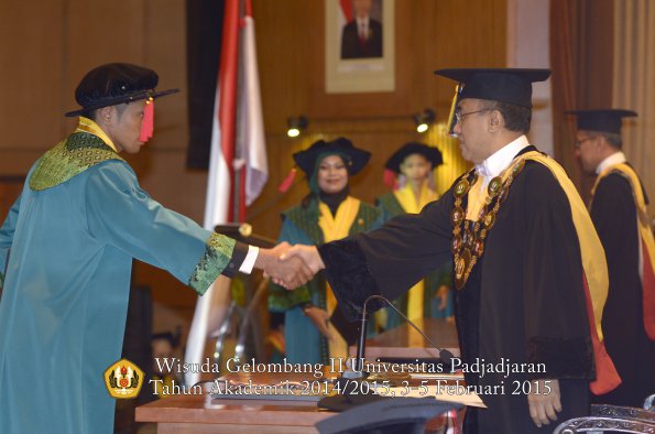 Wisuda Unpad Gel II TA 2014_2015 Fakultas Hukum oleh Rektor 001