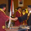 Wisuda Unpad Gel II TA 2014_2015 Fakultas Hukum oleh Rektor 032