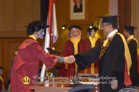 Wisuda Unpad Gel II TA 2014_2015 Fakultas ISIP oleh Rektor 004
