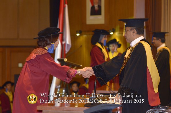 Wisuda Unpad Gel II TA 2014_2015 Fakultas ISIP oleh Rektor 026