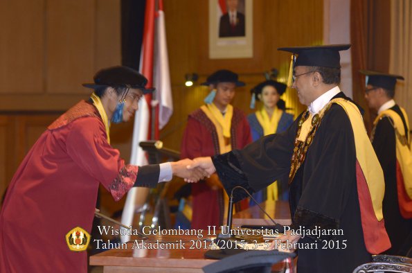 Wisuda Unpad Gel II TA 2014_2015  Fakultas Ilmu Budaya oleh Rektor 045