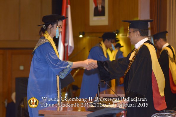 Wisuda Unpad Gel II TA 2014_2015  Fakultas Ilmu Budaya oleh Rektor 047