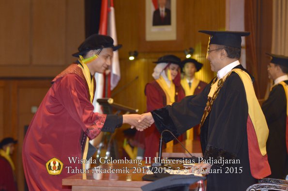 Wisuda Unpad Gel II TA 2014_2015  Fakultas Ilmu Komunikasi oleh Rektor 009