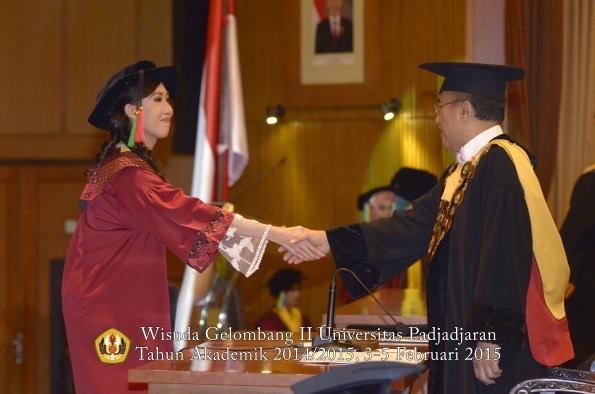 Wisuda Unpad Gel II TA 2014_2015  Fakultas TIP oleh Rektor 011