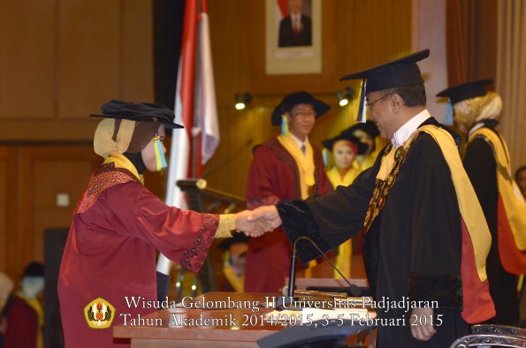 Wisuda Unpad Gel II TA 2014_2015  Fakultas Farmasi oleh Rektor 011