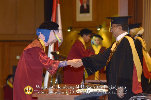 Wisuda Unpad Gel II TA 2014_2015  Fakultas Farmasi oleh Rektor 016