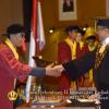 Wisuda Unpad Gel II TA 2014_2015 Fakultas Hukum oleh Rektor 031