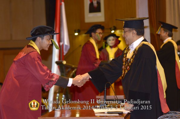 Wisuda Unpad Gel II TA 2014_2015 Fakultas Kedokteran oleh Rektor 002